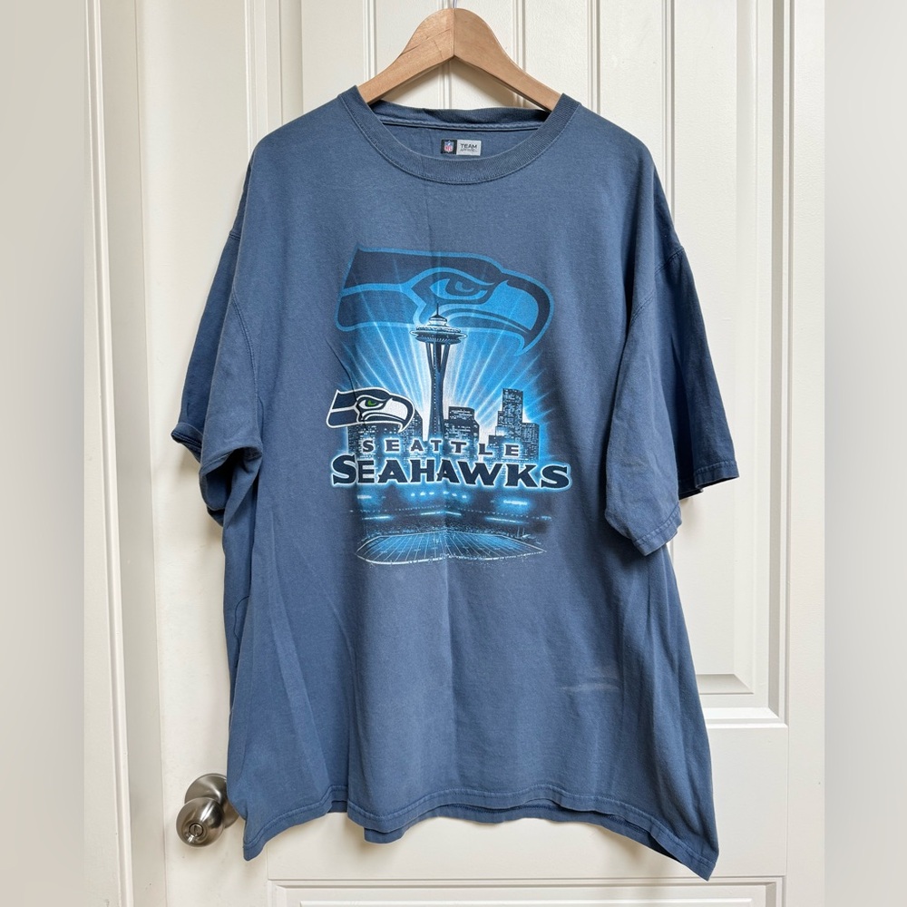 NFL Seattle Seahawks 100% Cotton Blue Graphic T-Shirt. Size 2XL